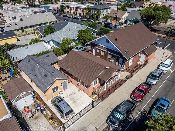 3rd image of 4255 Menlo Ave