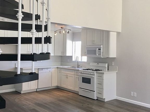 4th image of 4335 W Rosecrans Ave APT 7