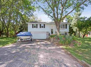 933 Johnson Ave, Oregon, WI 53575