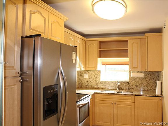 3rd image of 830 S Hollybrook Dr APT 108