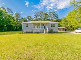 9215 Bryant St, Bayou La Batre, AL 36509