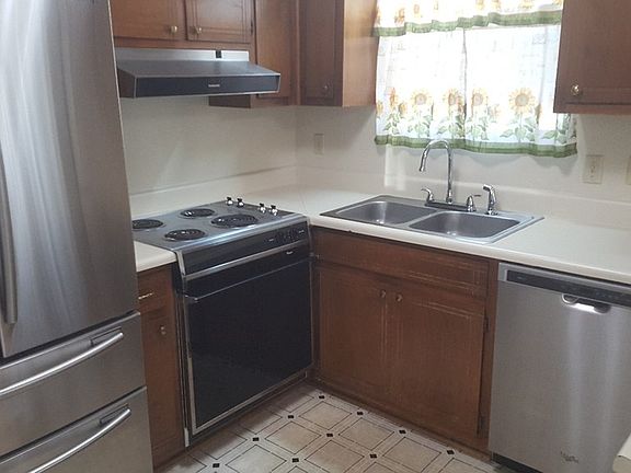 5th image of 2913 Cumberland Dr