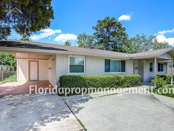 4th image of 10975 Luana Dr N