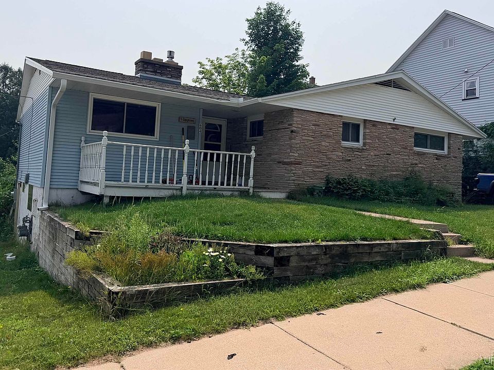 1st image of 604 Cedar St