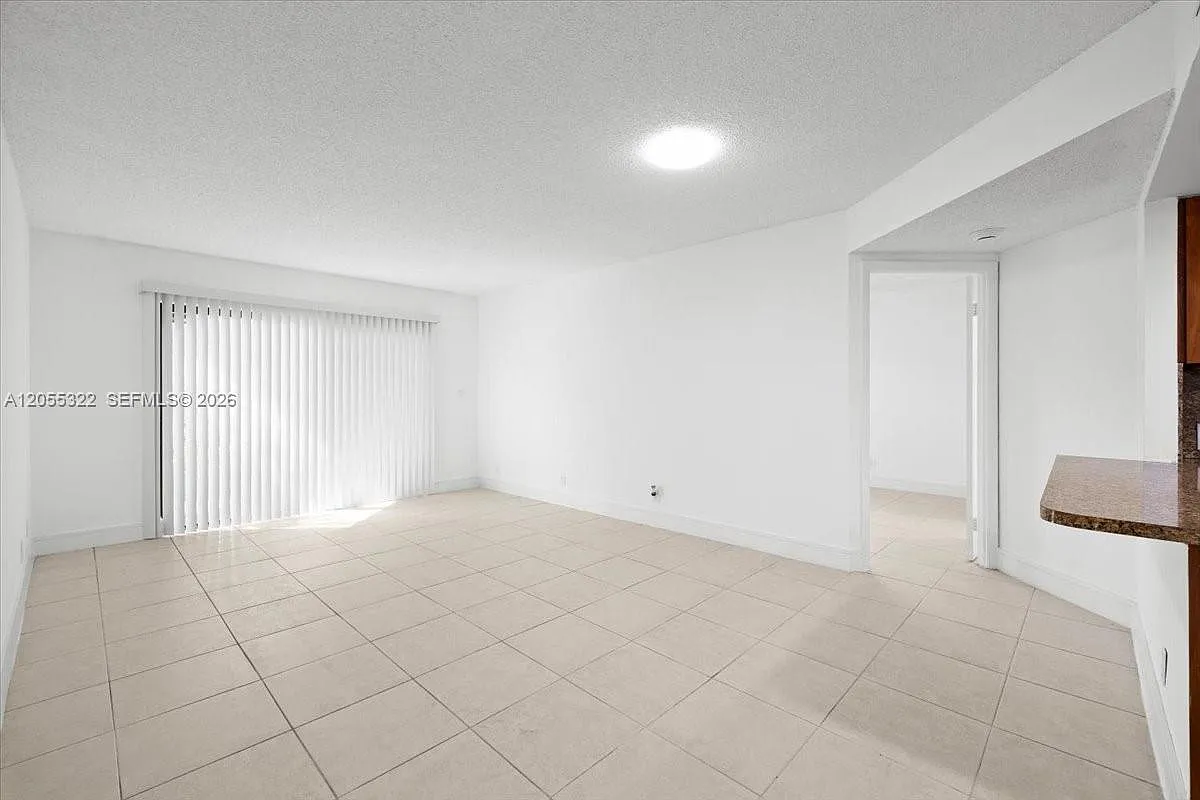 Las Vistas At Doral Condo — Photo 4