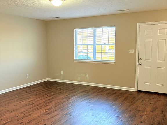 2nd image of 2039 Stonehenge Ave APT A