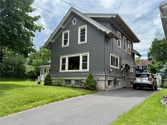 5th image of 136 Kensington Pl
