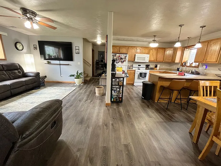 8204 S Hughes Ave #2 — Photo 11