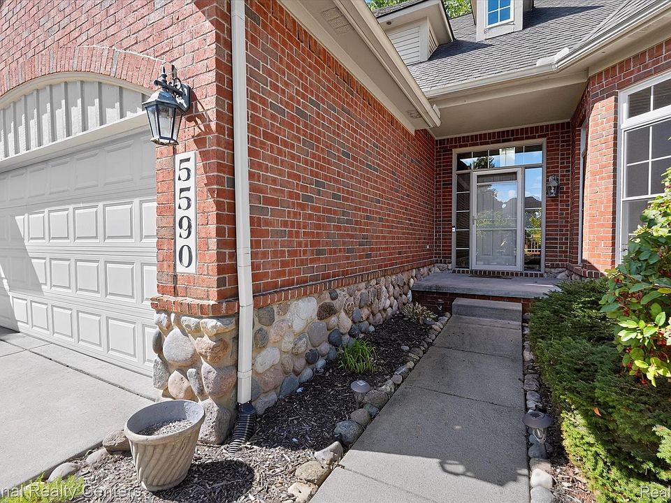 5590 River Park Ct, photo 5