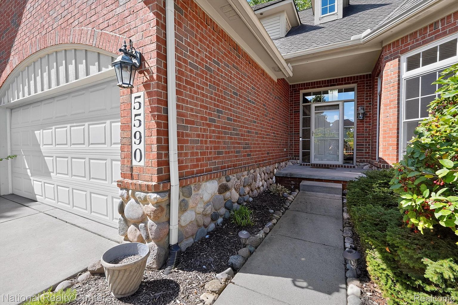 5590 River Park Ct, photo 5