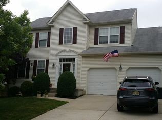 32 Hidden Dr, Blackwood, NJ 08012