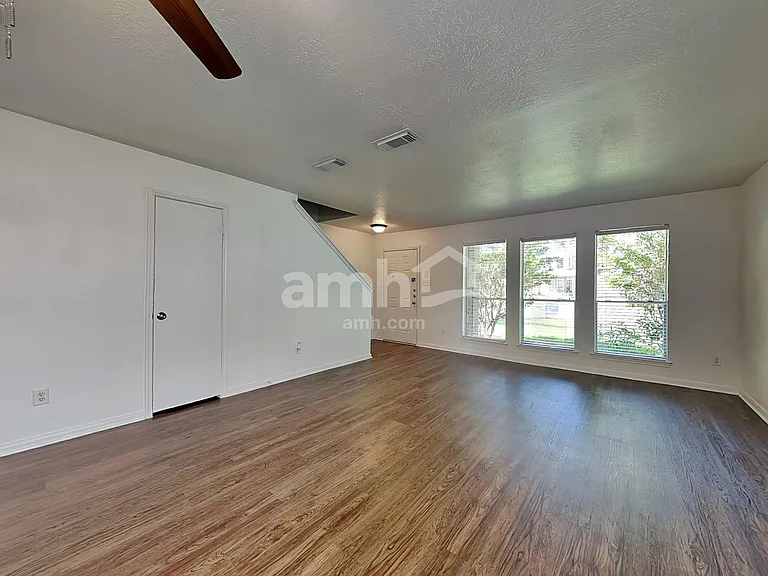 5349 Yale Dr — Photo 8
