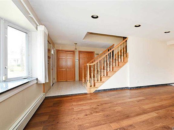 4th image of 199 Hillturn Ln
