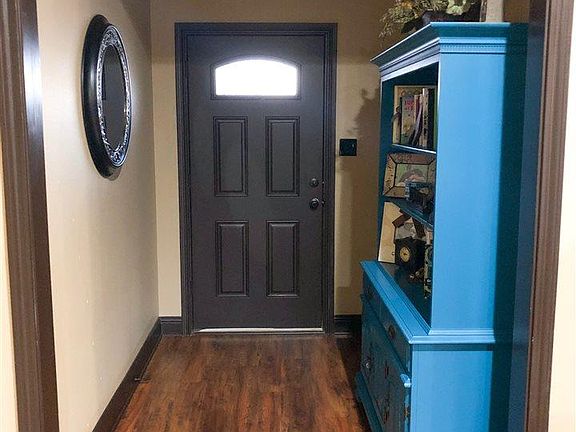 5th image of 409 Hyde Park Dr
