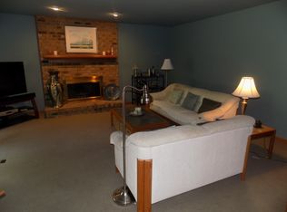 1060 Bembridge Dr, Rochester Hills, MI 48307