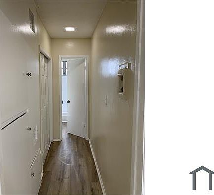 5th image of 838 E Century Blvd #2