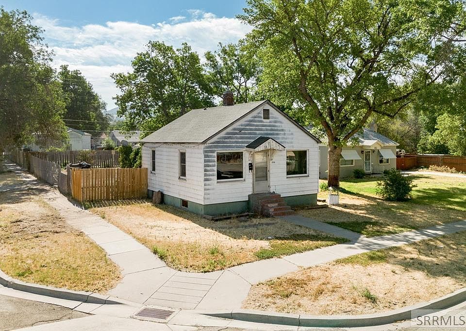 1st image of 396 Pershing Ave