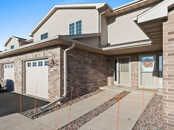 1277 Pond View Cir, De Pere, WI 54115
