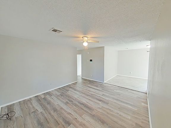 2nd image of 324 NW Compass Dr