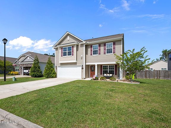 3rd image of 319 Ginger Drive