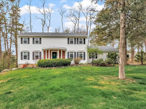 70 Cali Drive, Shelton, CT 06484