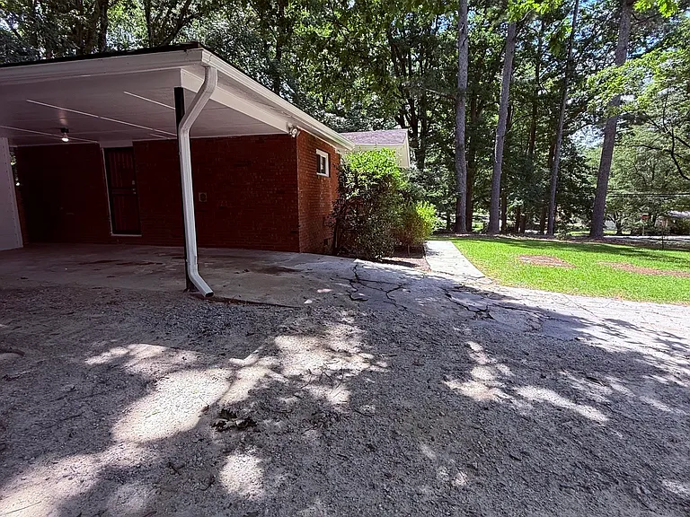 317 Hilltop Circle Ext SW — Photo 5