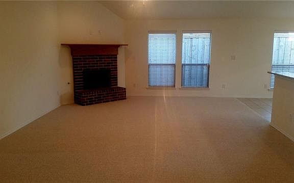 4th image of 115 Maywood Dr