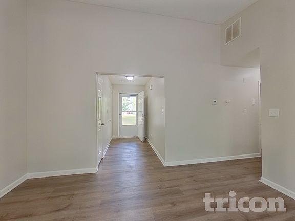 2nd image of 80 Ridgewood Trl