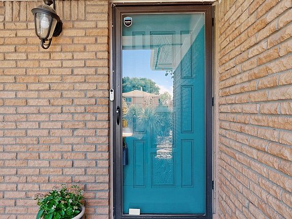 5th image of 12200 Manitoba Dr NE