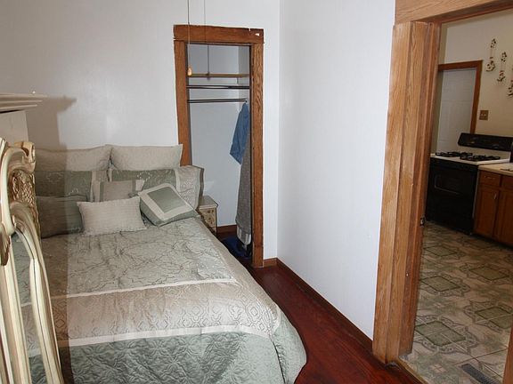3rd image of 3002 W Diversey Ave #1R