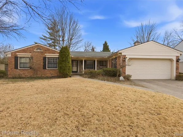 17524 Park St, Livonia, MI 48152