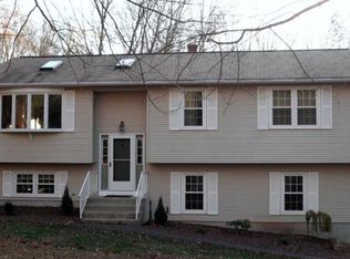 233 Old Oxford Rd, North Smithfield, RI 02896