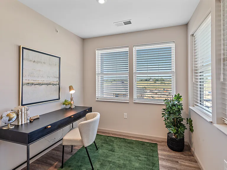 19Nineteen Promenade — Photo 152