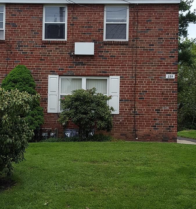 Front view of apt.