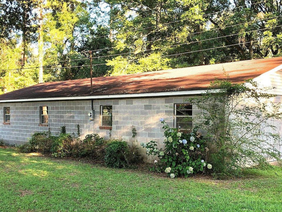 2nd image of 2221 Red Rock Rd