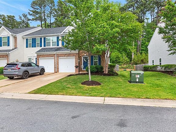 3rd image of 109 Riva Ct