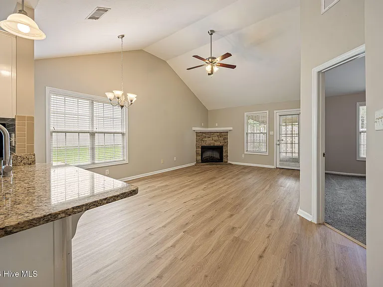 435 Northrop Pl — Photo 19