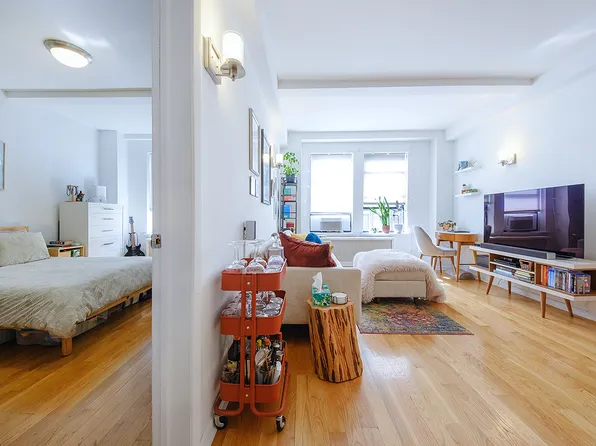 205 West 88th Street image 4 of 15