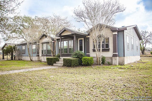 1st image of 102 Hickory Cir