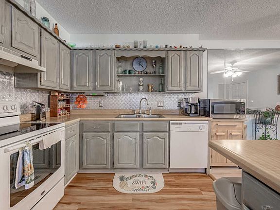 5th image of 140 Wilshire Dr Unit 45