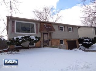 5911 Edward Dr, Oak Forest, IL 60452