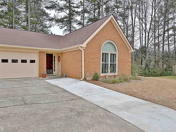 4th image of 355 Jeff Davis Pl
