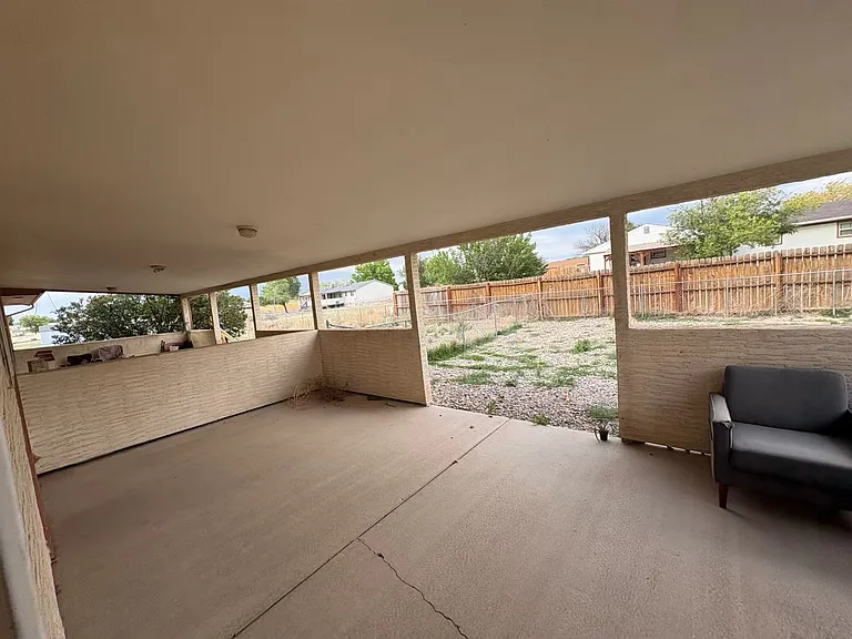 942 S Harmony Ln — Photo 4