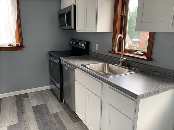 3rd image of 572 Brinwood Ave