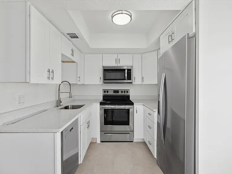 16200 Dublin Cir #3 — Photo 12