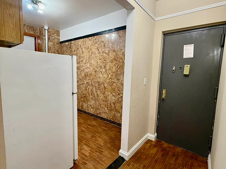 33-78 11th St #3C — Photo 6