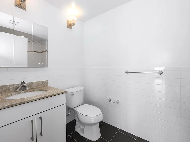 1702 Park Ave #817 — Photo 9