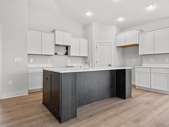 3rd image of 503 Talbot's Woods DRIVE #Lt36