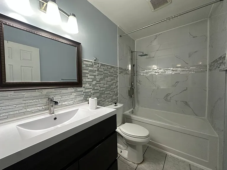 778 Weller St — Photo 12
