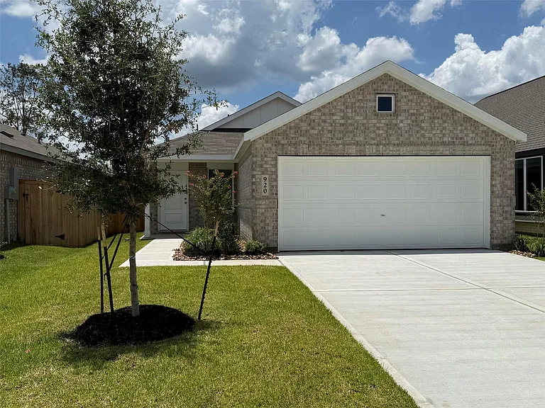 920 Capracotta Dr — Photo 16